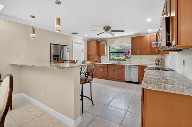 8208 Casa Del Lago 23b, Boca Raton, FL 33433