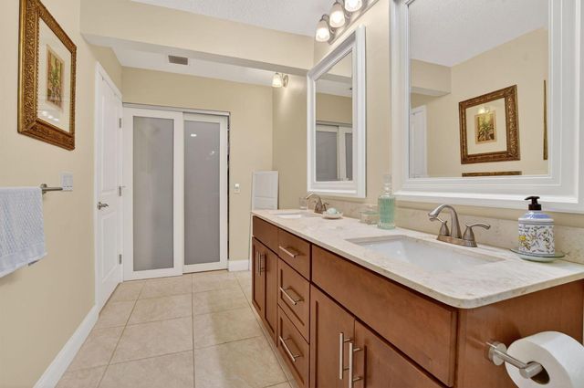 8208 Casa Del Lago 23b, Boca Raton, FL 33433