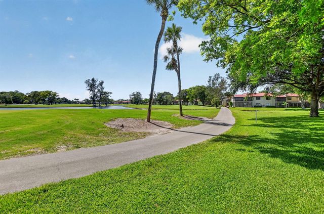 8208 Casa Del Lago 23b, Boca Raton, FL 33433