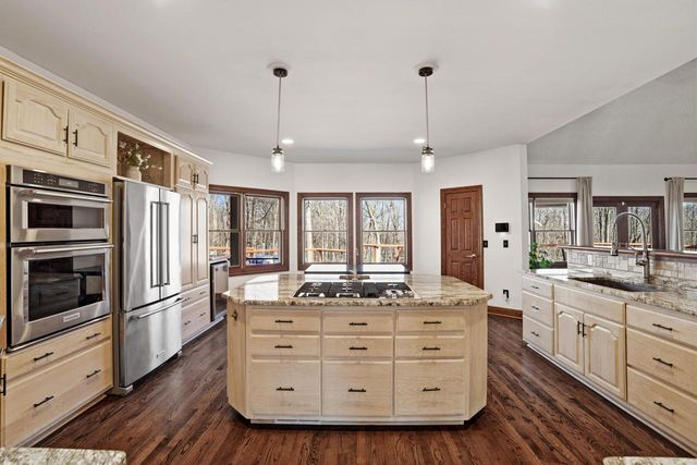 4080 Spruce DRIVE, Richfield, WI 53076