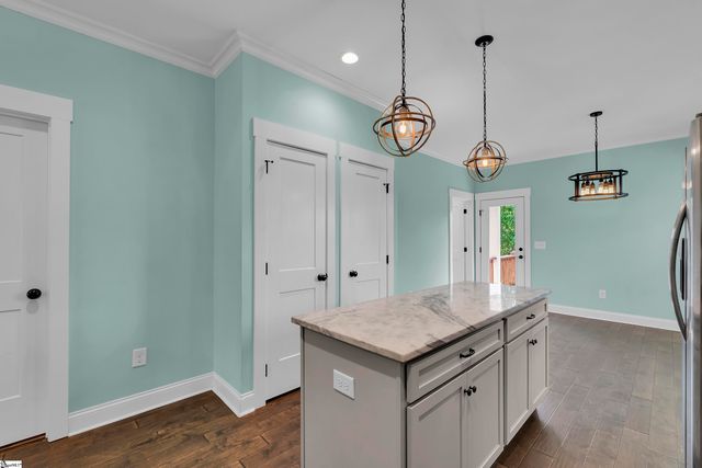 27 Burgess Avenue, Greenville, SC 29609