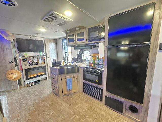 6173 Bonita Street, Sargent, TX 77414