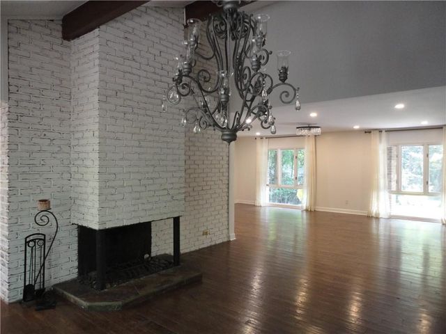 300 Cedar Knoll Court, Roswell, GA 30076