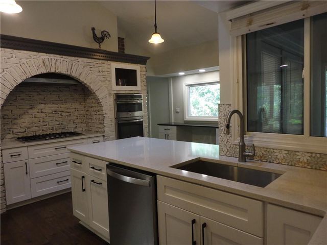 300 Cedar Knoll Court, Roswell, GA 30076