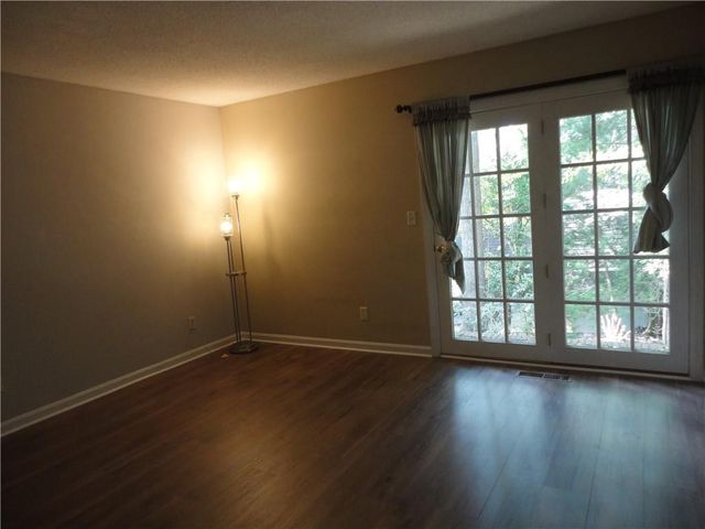 300 Cedar Knoll Court, Roswell, GA 30076