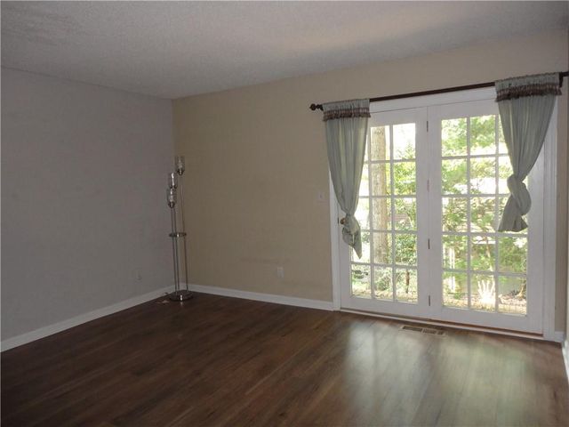 300 Cedar Knoll Court, Roswell, GA 30076