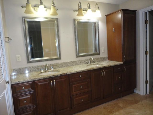 300 Cedar Knoll Court, Roswell, GA 30076