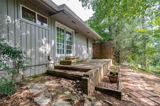 300 Cedar Knoll Court, Roswell, GA 30076