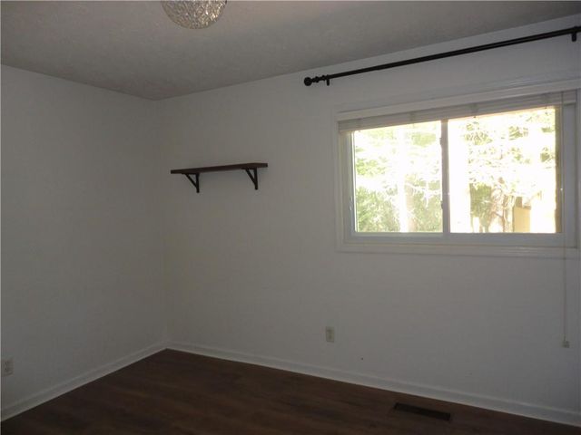300 Cedar Knoll Court, Roswell, GA 30076