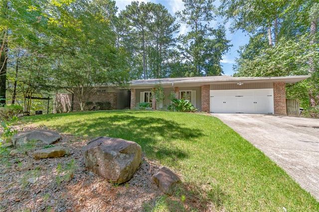 300 Cedar Knoll Court, Roswell, GA 30076