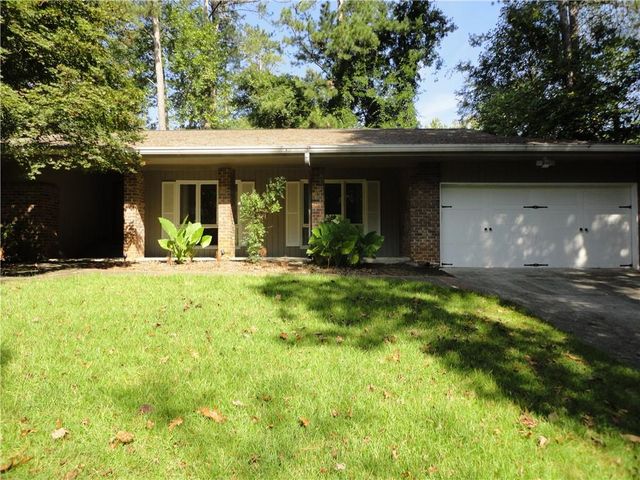 300 Cedar Knoll Court, Roswell, GA 30076