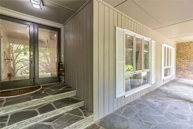 300 Cedar Knoll Court, Roswell, GA 30076