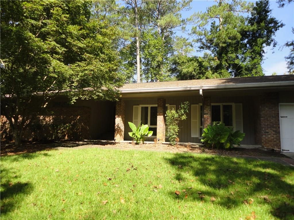 300 Cedar Knoll Court, Roswell, GA 30076