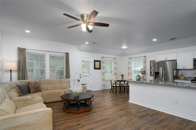 928 W Chase Street, Denison, TX 75020