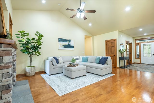 8584 Blue Grouse Way, Blaine, WA 98230