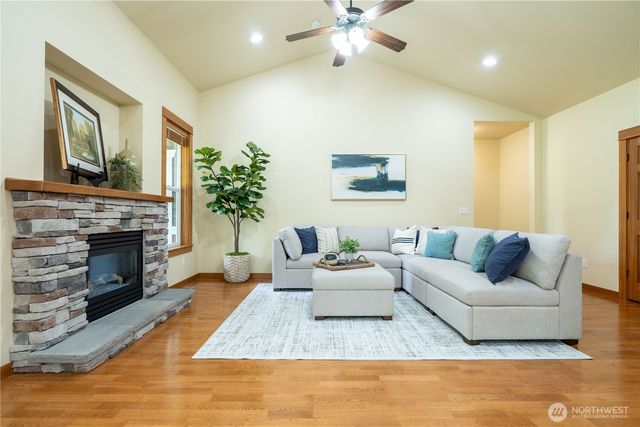 8584 Blue Grouse Way, Blaine, WA 98230
