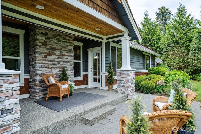 8584 Blue Grouse Way, Blaine, WA 98230