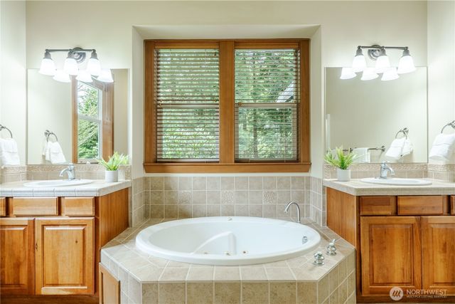 8584 Blue Grouse Way, Blaine, WA 98230
