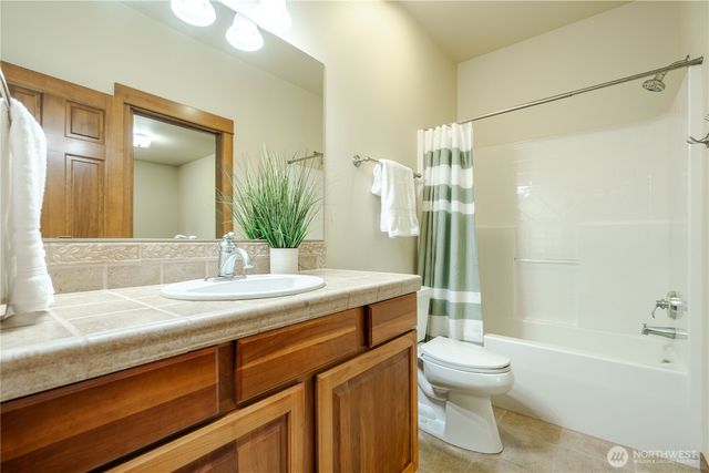 8584 Blue Grouse Way, Blaine, WA 98230