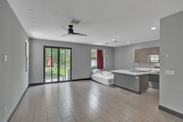5902 NW 46th Lane, Tamarac, FL 33319