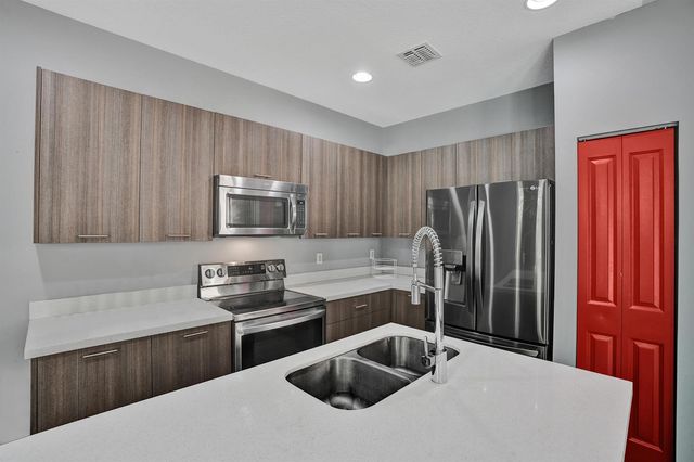 5902 NW 46th Lane, Tamarac, FL 33319