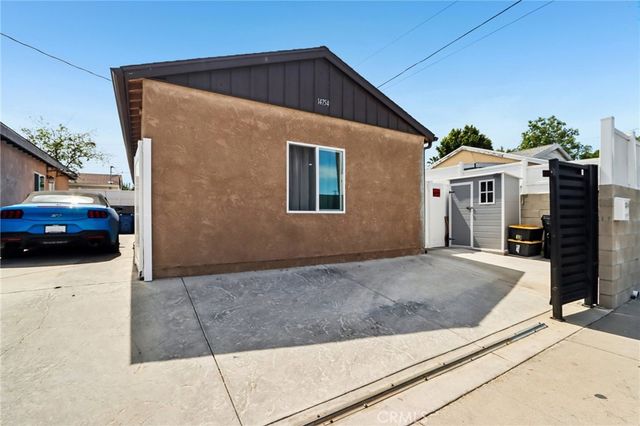 8055 Natick Avenue, Panorama City, CA 91402