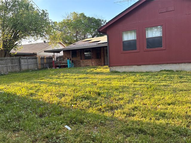 737 ASH Street, Burleson, TX 75028