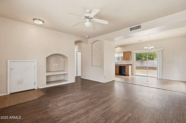 8007 S 5TH Lane, Phoenix, AZ 85041