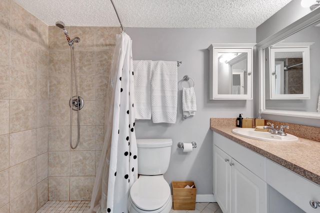 1586 Shaker Circle, Wellington, FL 33414