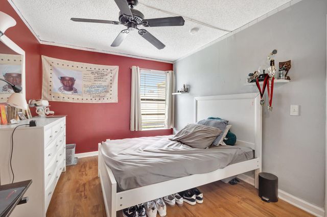 1586 Shaker Circle, Wellington, FL 33414