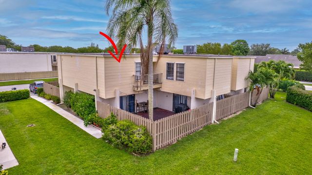 1586 Shaker Circle, Wellington, FL 33414