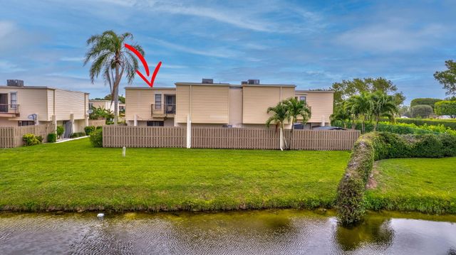 1586 Shaker Circle, Wellington, FL 33414