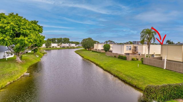 1586 Shaker Circle, Wellington, FL 33414