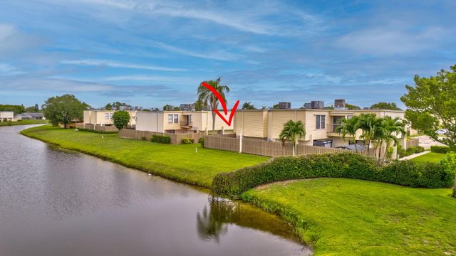 1586 Shaker Circle, Wellington, FL 33414