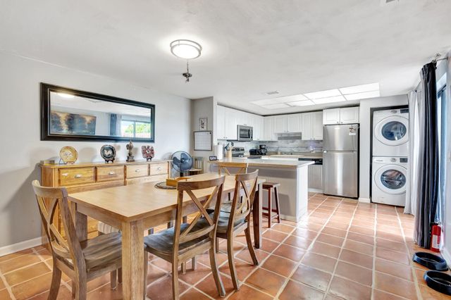 1586 Shaker Circle, Wellington, FL 33414