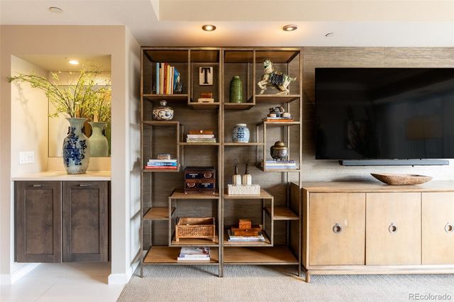 1900 E Girard Place 406, Englewood, CO 80113