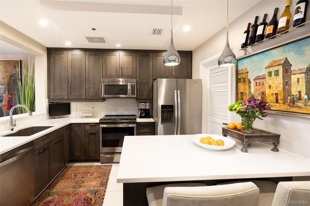 1900 E Girard Place 406, Englewood, CO 80113