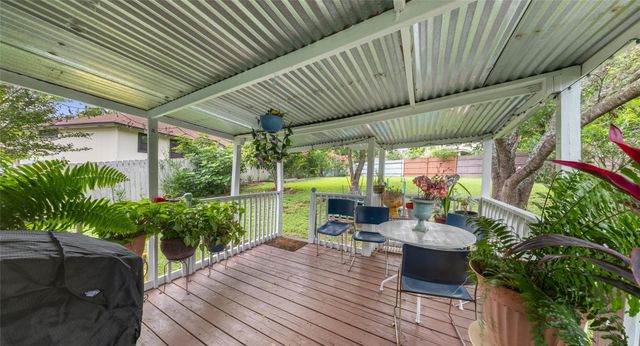 5403 LARK CREEK DR, Austin, TX 78744
