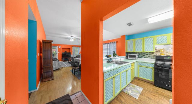 5403 LARK CREEK DR, Austin, TX 78744