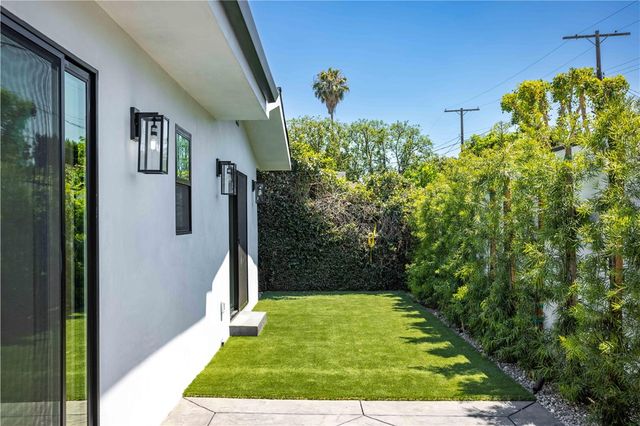 5743 Natick Ave, Sherman Oaks, CA 91411