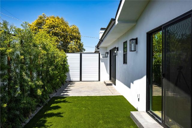 5743 Natick Ave, Sherman Oaks, CA 91411