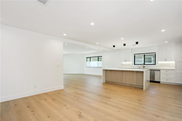 5743 Natick Ave, Sherman Oaks, CA 91411