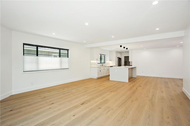 5743 Natick Ave, Sherman Oaks, CA 91411