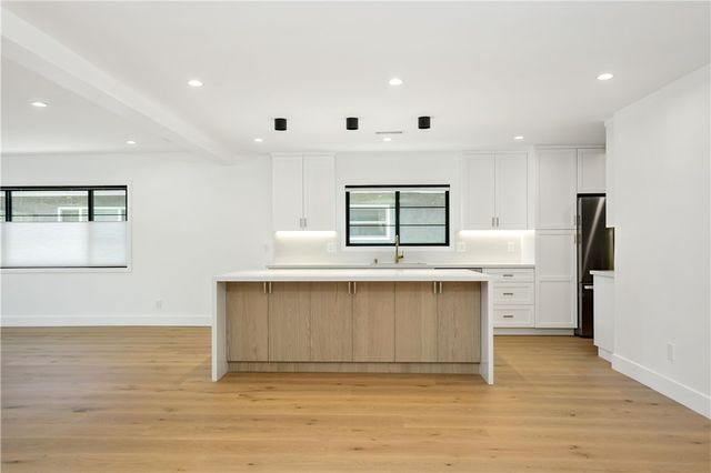 5743 Natick Ave, Sherman Oaks, CA 91411