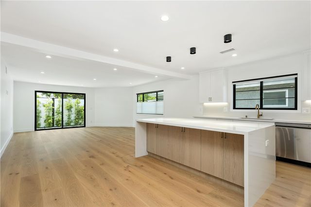 5743 Natick Ave, Sherman Oaks, CA 91411