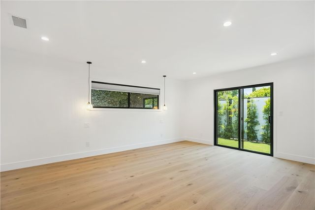 5743 Natick Ave, Sherman Oaks, CA 91411