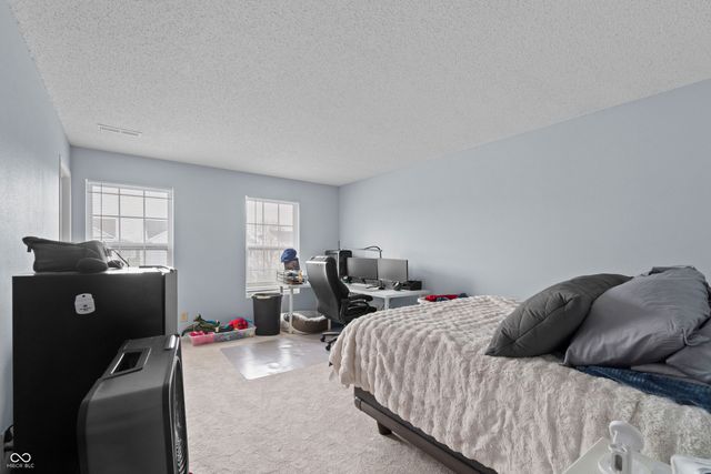 9478 W Lantern Lane, Pendleton, IN 46064