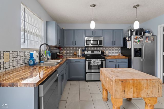 9478 W Lantern Lane, Pendleton, IN 46064