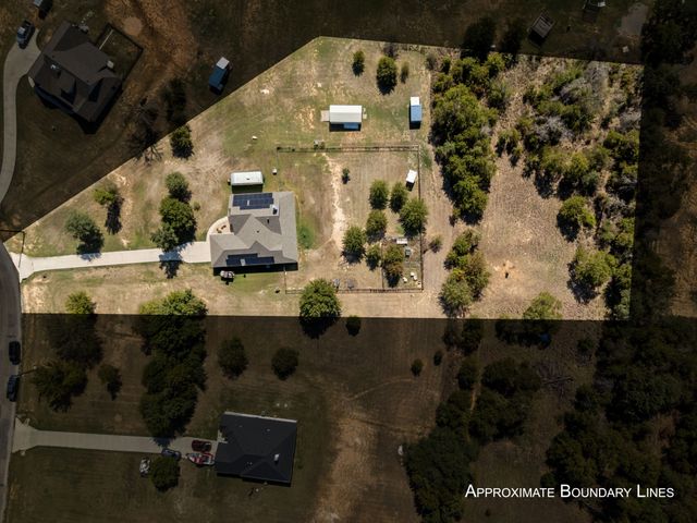 120 Grey Hound Lane, Poolville, TX 76487