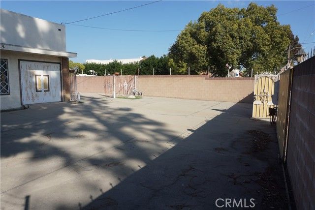 8121 Rosecrans, Paramount, CA 90723